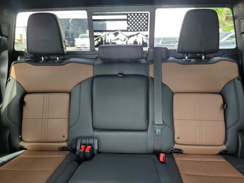 Used 2023 Chevrolet Silverado 1500 High Country w/ Technology Package image 15