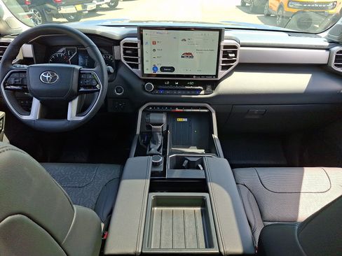 Used 2023 Toyota Tundra Limited AWD/4WD image 14