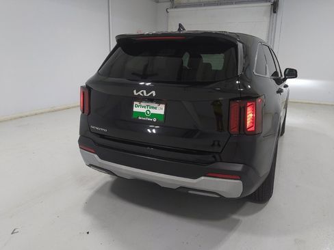 Used 2024 Kia Sorento LX FWD image 7