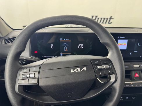 Used 2025 Kia K4 FWD image 13