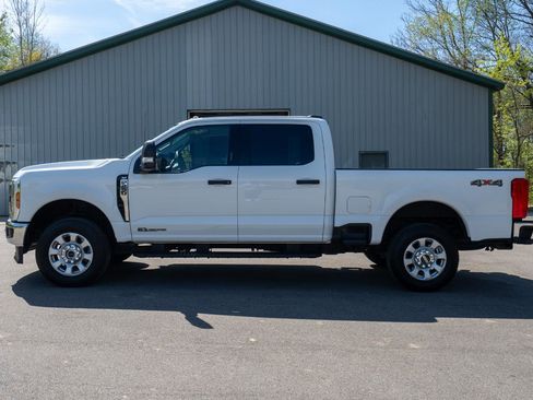 Used 2024 Ford F250 XLT AWD/4WD image 6