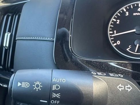 New 2025 Nissan Pathfinder SV image 31