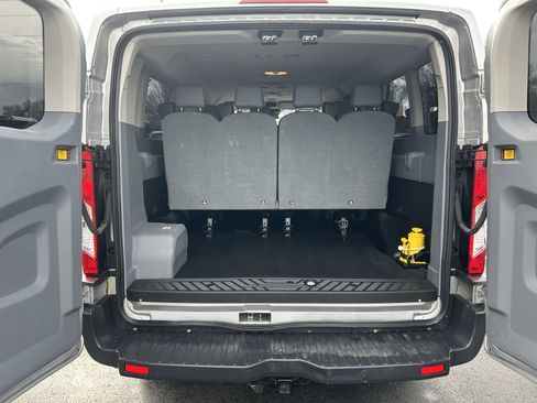 Used 2018 Ford Transit 350 XL image 12