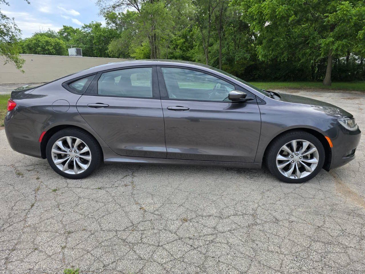 Used 2015 Chrysler 200 S FWD image 5