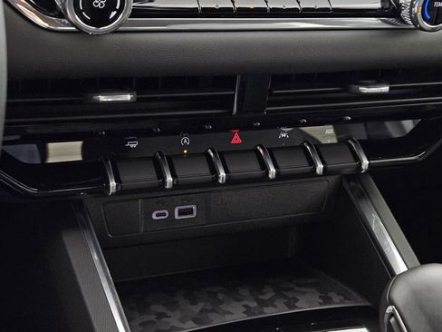 Used 2026 GMC Canyon Elevation RWD image 16