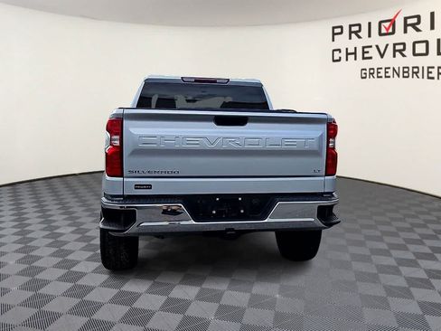 Used 2022 Chevrolet Silverado 1500 LT AWD/4WD image 7