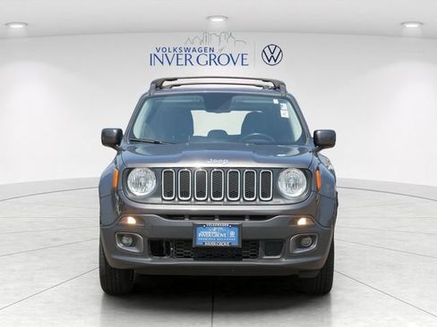 Used 2017 Jeep Renegade Latitude w/ Popular Equipment Group AWD/4WD image 2