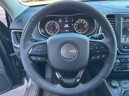 Used 2023 Jeep Cherokee Altitude Lux image 30