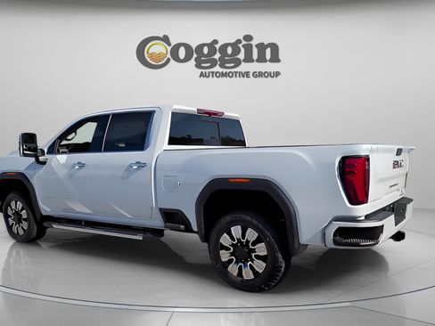 New 2026 GMC Sierra 2500 Denali AWD/4WD image 4