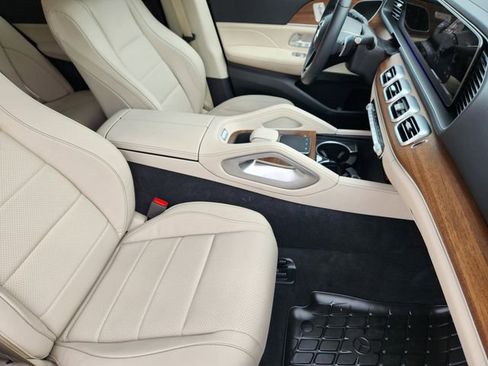 Used 2025 Mercedes-Benz GLE 350 4MATIC image 13