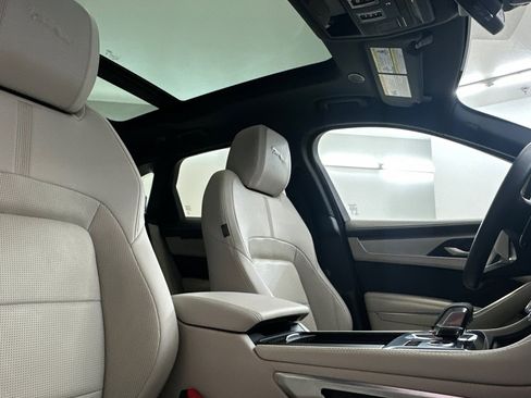 Used 2024 Jaguar F-PACE R-Dynamic S image 31