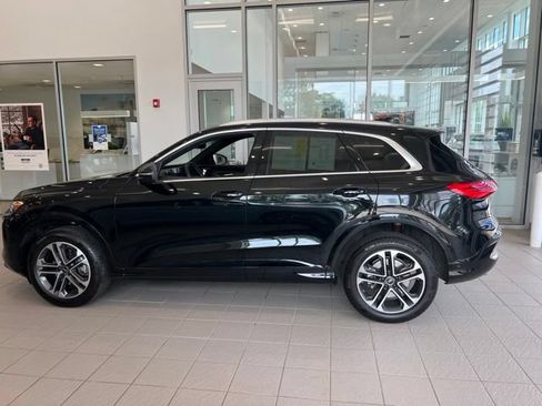 Used 2025 Audi Q5 Premium w/ 19" Wheel Package AWD/4WD image 4