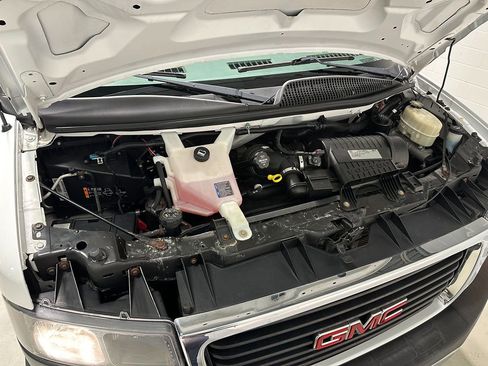 Used 2017 GMC Savana 2500 image 3