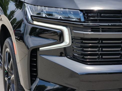 Used 2024 Chevrolet Suburban RST w/ Luxury Package AWD/4WD image 9