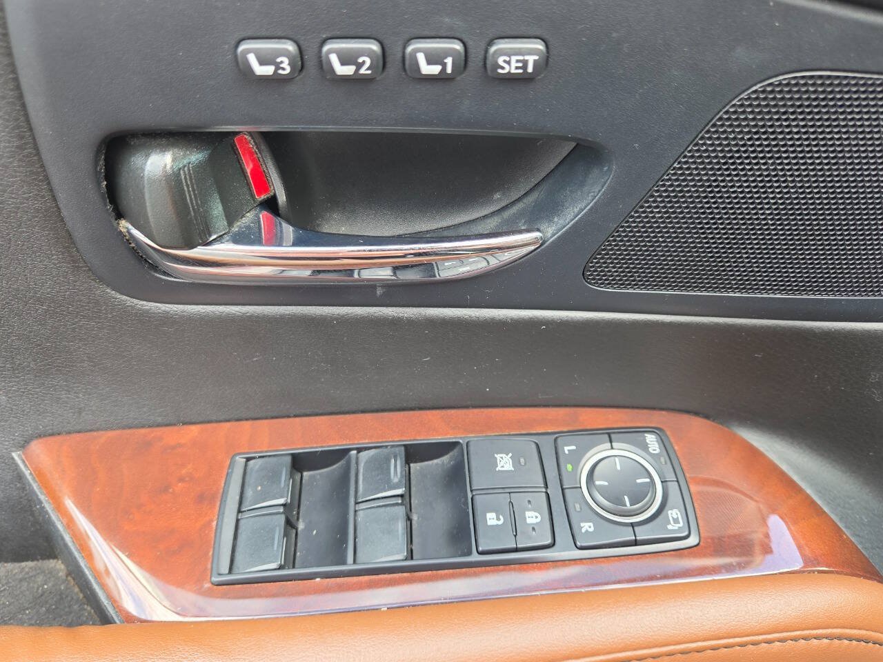 Used 2015 Lexus RX 450h AWD image 17