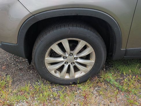 Used 2011 Kia Sorento LX FWD image 12