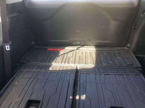 Used 2021 GMC Acadia SLT w/ Elevation Edition image 18