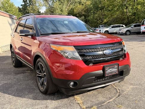 Used 2014 Ford Explorer Sport w/ Equipment Group 401A AWD/4WD image 9