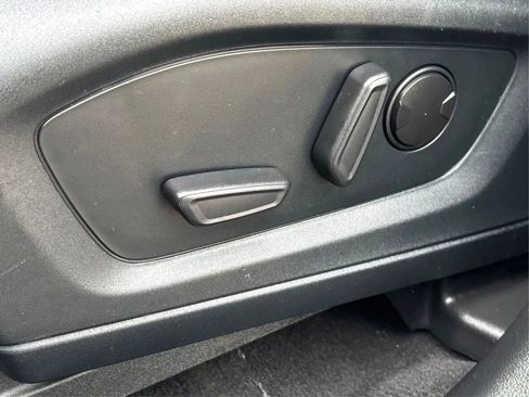 Used 2021 Ford Explorer Limited image 25