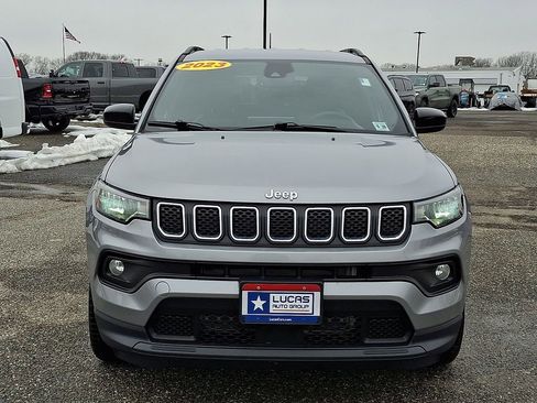 Used 2023 Jeep Compass Latitude w/ Convenience Group image 4