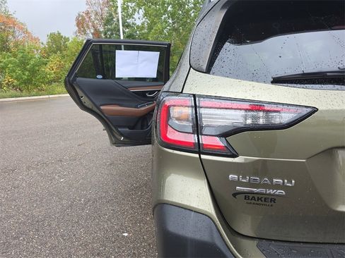 Used 2022 Subaru Outback Touring image 36