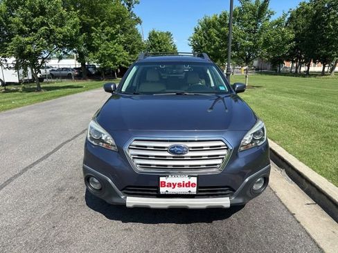 Used 2017 Subaru Outback 2.5i Limited AWD/4WD image 4