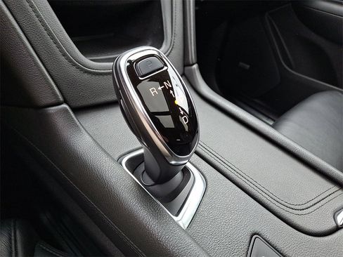 Certified 2019 Cadillac XT5 Premium Luxury image 17