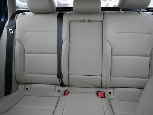 Used 2015 Volkswagen Golf SE image 13