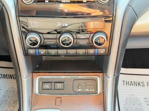 Used 2019 Subaru Ascent Touring w/ Popular Package #3 AWD/4WD image 28