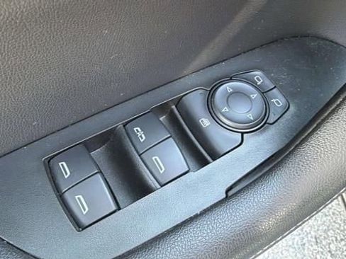 Used 2023 Chevrolet Blazer LT image 9