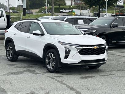 Used 2025 Chevrolet Trax LT