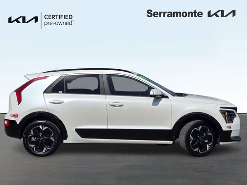 Certified 2024 Kia Niro Wind FWD image 3