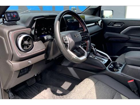 Used 2024 Chevrolet Colorado Z71 w/ Z71 Convenience Package 2 AWD/4WD image 16