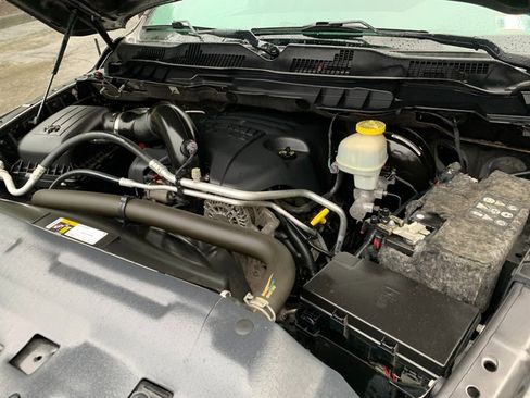 Used 2018 RAM 1500 Express AWD/4WD image 27