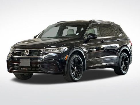Certified 2023 Volkswagen Tiguan SE R-Line image 10