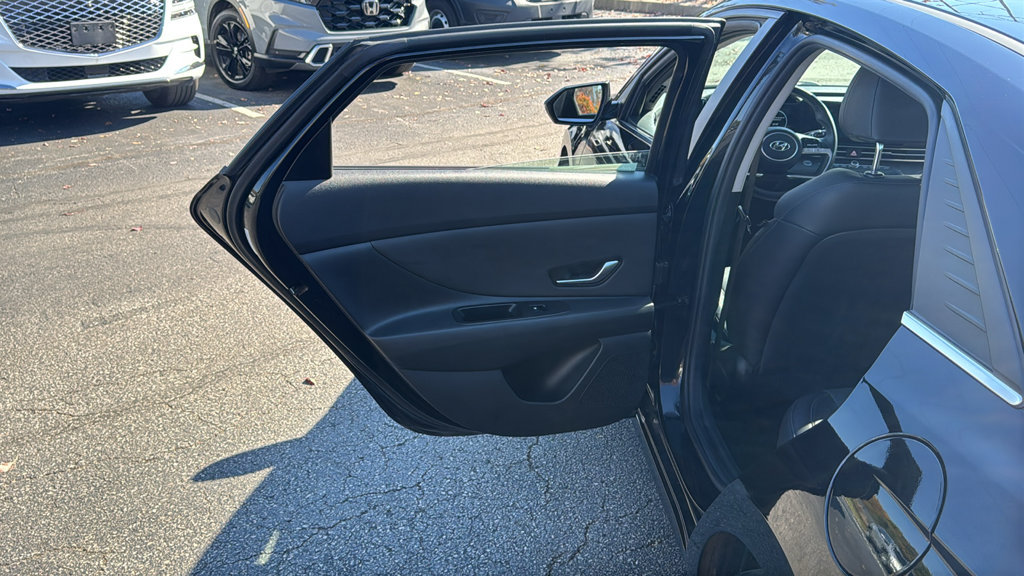 Used 2021 Hyundai Elantra Limited w/ Cargo Package FWD image 29