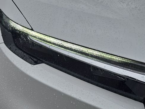 Used 2023 Honda CR-V EX image 5