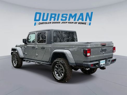Used 2020 Jeep Gladiator Sport image 4