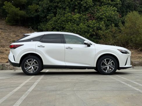 Certified 2023 Lexus RX 350 Premium w/ Cold Area Package AWD/4WD image 8