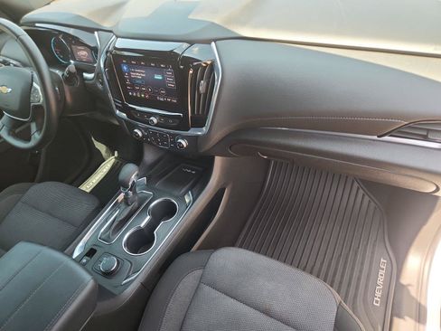 Used 2023 Chevrolet Traverse LT FWD image 27