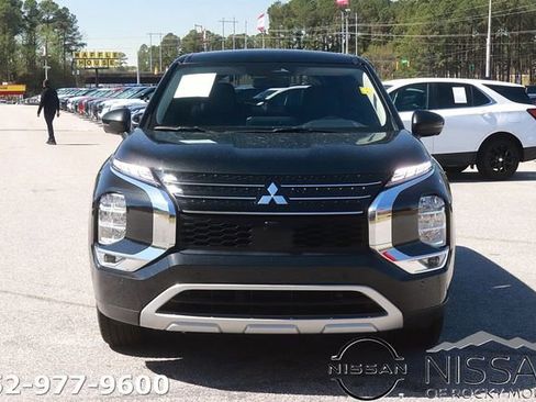 Used 2024 Mitsubishi Outlander SE FWD image 2