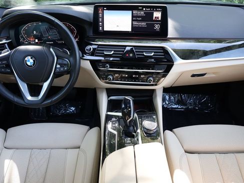 Used 2023 BMW 530i w/ Premium Package RWD image 15