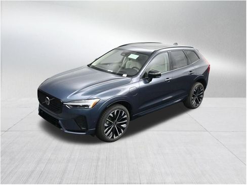 New 2026 Volvo XC60 T8 Ultra w/ Protection Package Premier AWD/4WD image 13