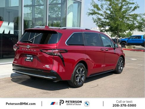 Used 2026 Toyota Sienna Platinum AWD/4WD image 5
