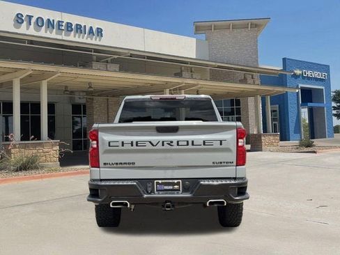 Used 2024 Chevrolet Silverado 1500 Custom Trail Boss w/ LPO, Dark Essentials Package AWD/4WD image 6