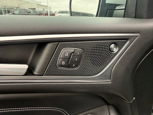Used 2022 Ford Edge Titanium AWD/4WD image 18