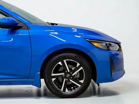 Used 2025 Nissan Sentra SV FWD image 13