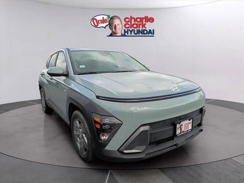 Used 2024 Hyundai Kona SE FWD image 4