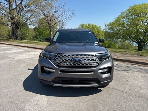 Used 2022 Ford Explorer Limited w/ Equipment Group 301A RWD image 2