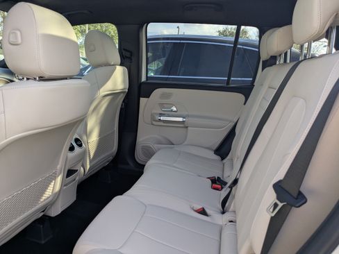 New 2026 Mercedes-Benz GLB 250 4MATIC image 14